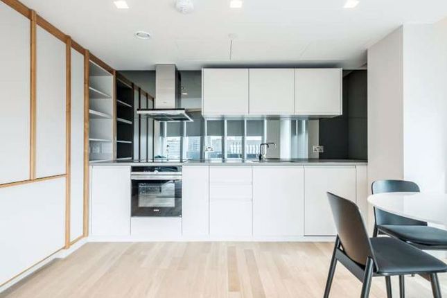 Flat to rent in Manhattan Loft Apartments, 20 International Way, London