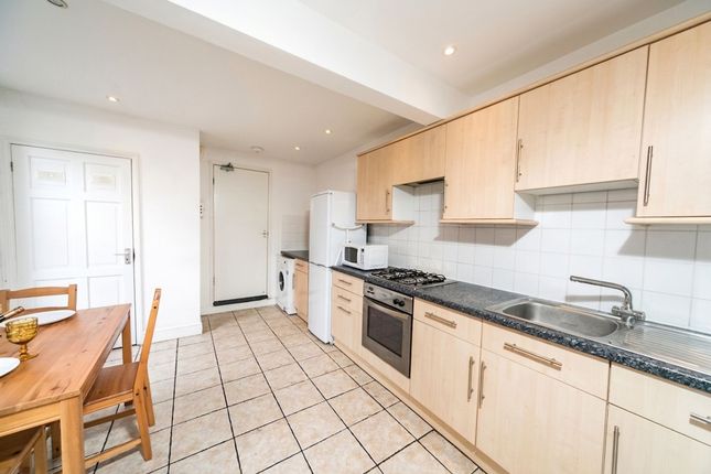 72 Wantage Road, Reading photo 2