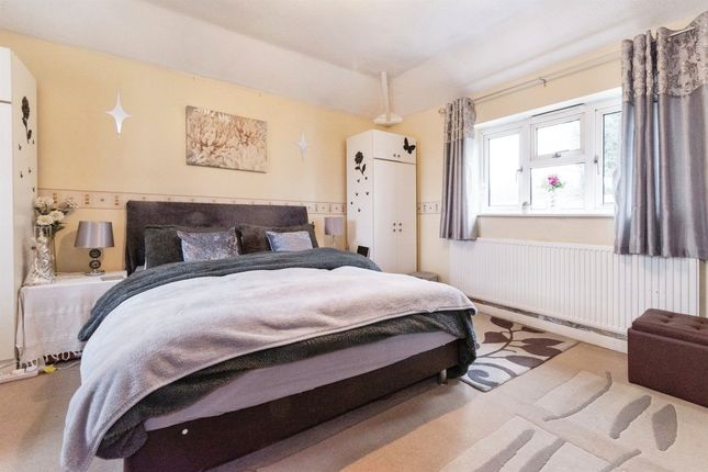 End terrace house for sale in Stake Piece Road, Royston