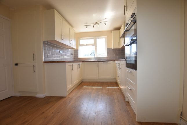 9, Copsewood, Peterborough photo 4
