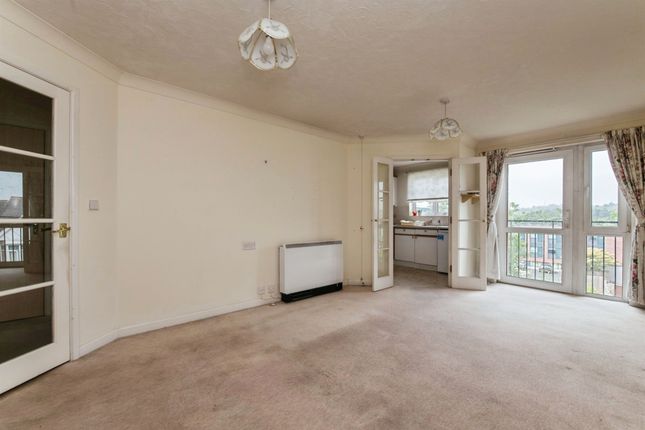 Flat 16, Montpelier Court, St. Davids Hill, Exeter photo 2