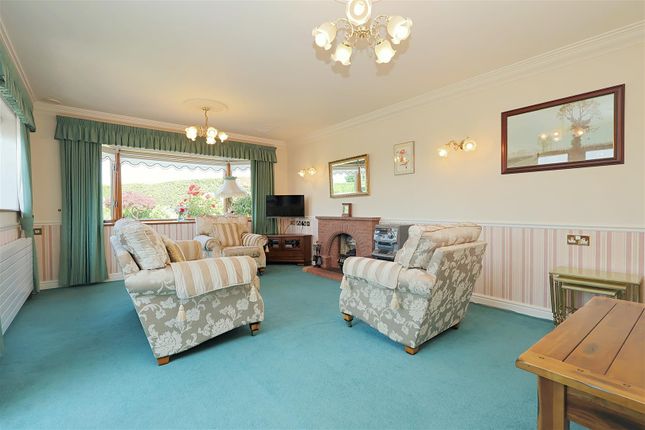 23, Sunnybank Grove, Bradford photo 4