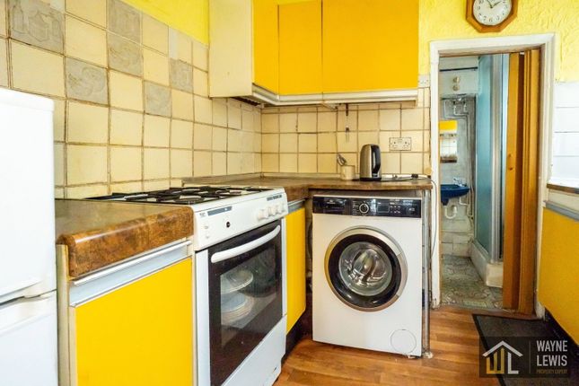 2, Energlyn Terrace, Caerphilly photo 3