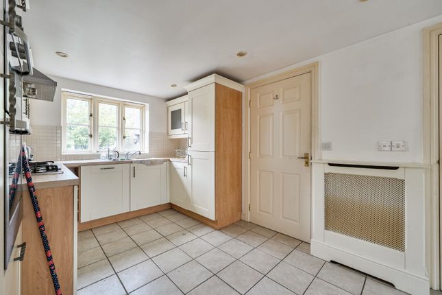 6, Oak Lane, Wiltshire photo 4