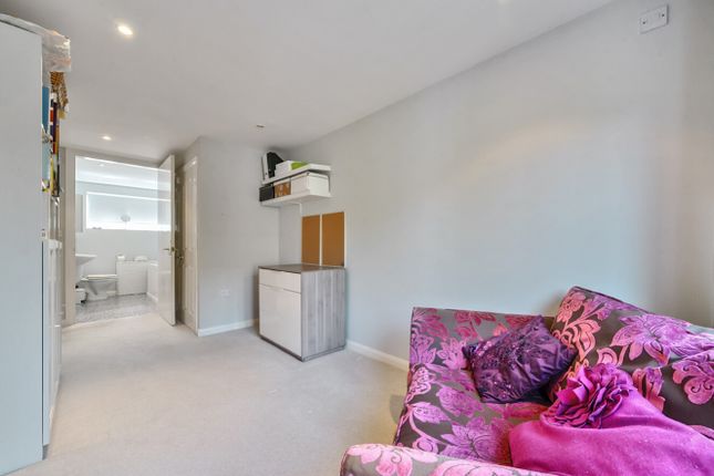 Ewemove Harrogate Guest Room