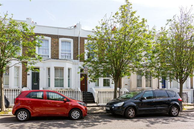 Thumbnail Terraced house to rent in Askew Crescent, London