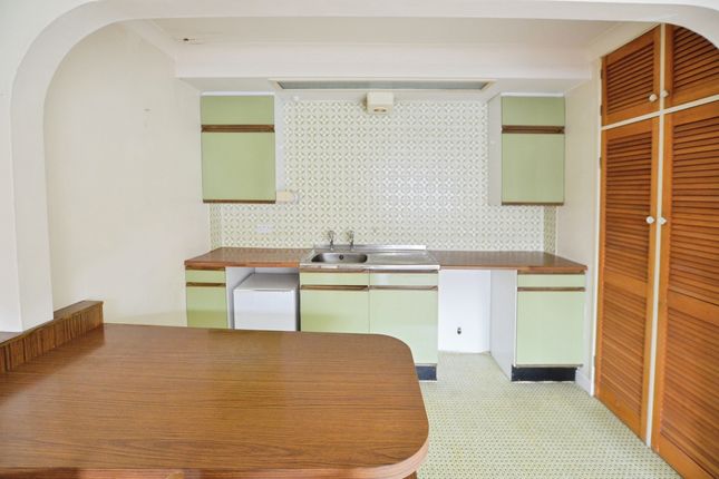 Flat 14, Magnolia Court, Storth Lane, Sheffield photo 3