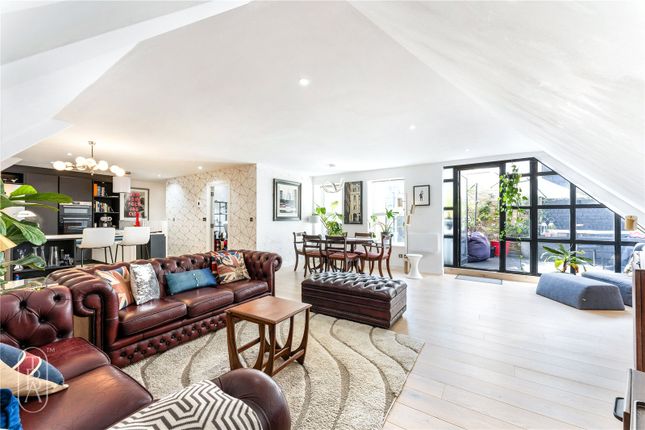 Flat for sale in Middlesex Street, London E1
