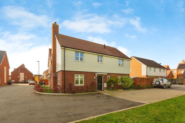Thumbnail Detached house for sale in Farleigh Drive, Aylesbury