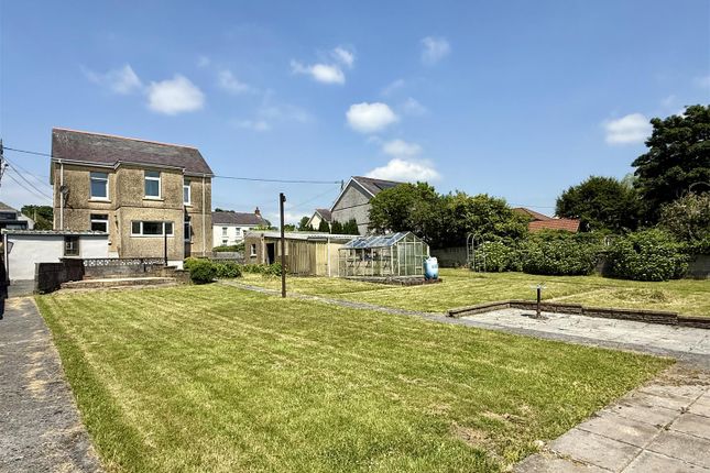 48, Heol Y Parc, Llanelli photo 4