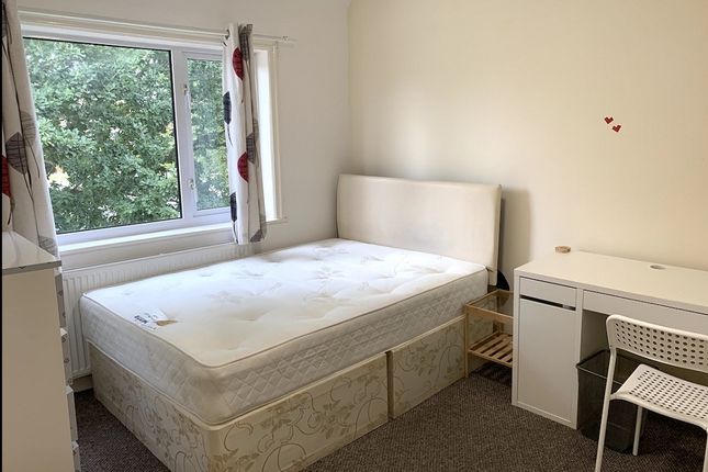 Bright And Tidy Double Bedroom Featuring A Comfort...