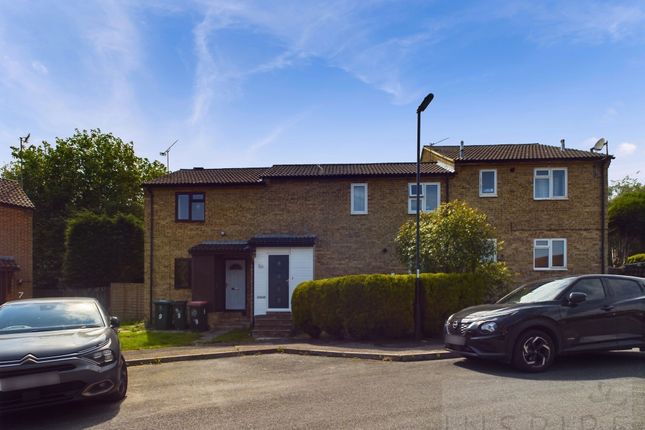 Thumbnail Terraced house for sale in Treeview, Crawley