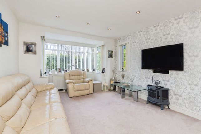 18, Toller Grove, Bradford photo 2