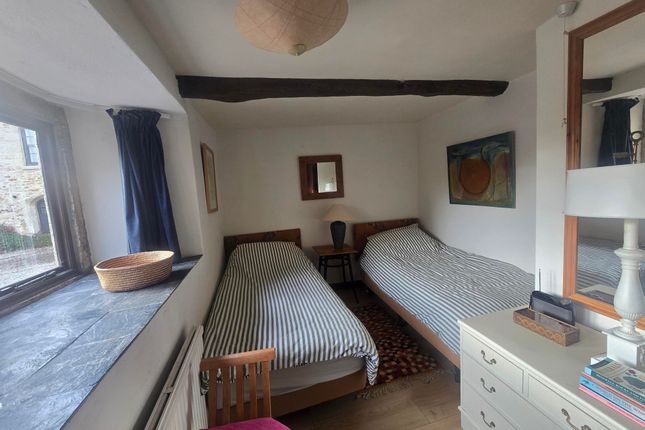 2, Grove Place, Falmouth photo 2