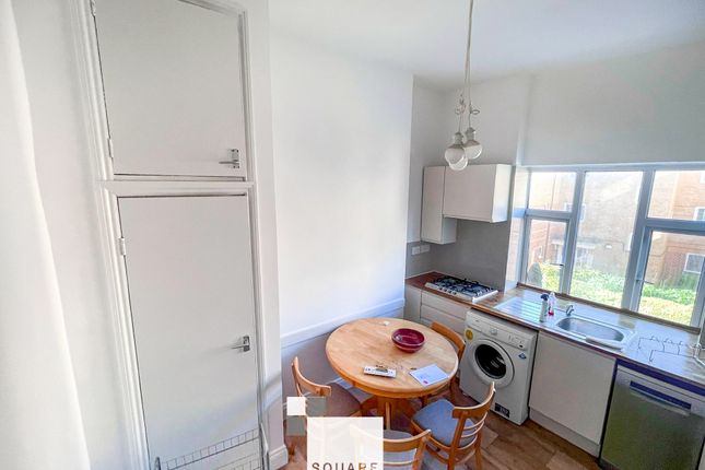 Maisonette, 363, Caledonian Road, Islington photo 3