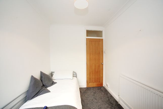 9, Walter Street, Tredegar photo 3
