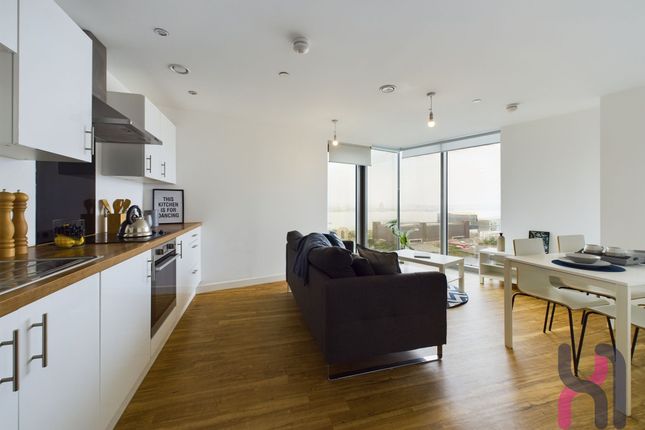 608 The Tower, 19 Plaza Boulevard, Liverpool photo 2