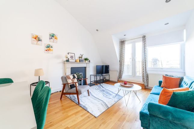 Flat to rent in Earls Ct Square, London SW5