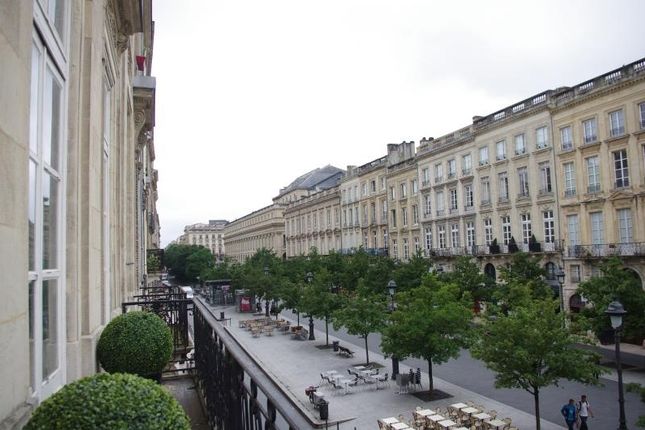 Apartment for sale in 33000 Bordeaux, France