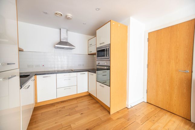 Apt 17, 20 Dock Street, Hull photo 4