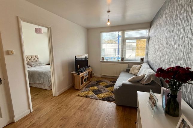 Portland House,Flat 3, High Street, Sheerness photo 4