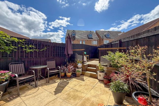 9 Lavender Way, Newark photo 3
