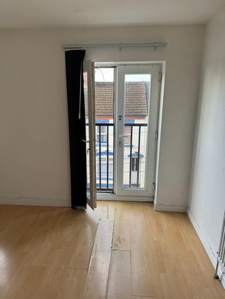 Thumbnail Flat to rent in St. James Park Road, Northampton