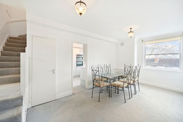 Flat for sale in St. Georges Square, Pimlico