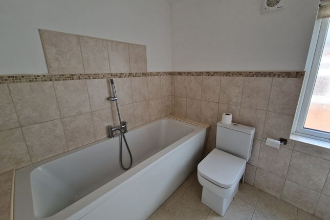Upstairs Bathroom 2