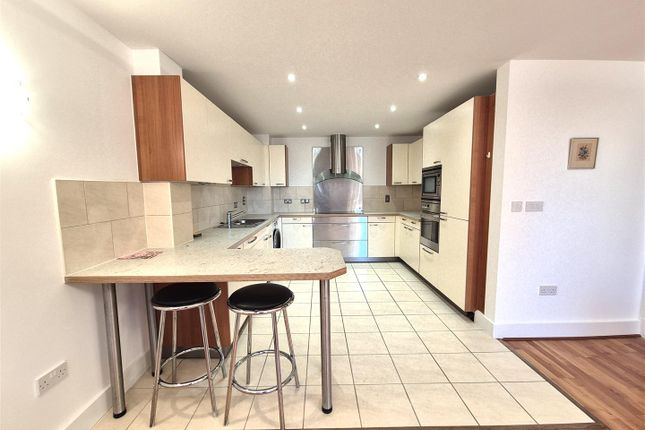 92, Dolphin Quays, Poole photo 3