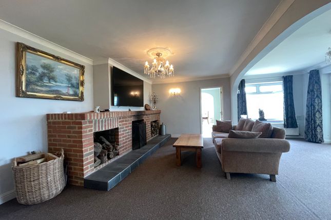6 OAKLEIGH, Woodland Way, Crowhurst photo 4