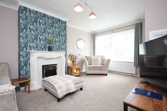 13, Woodview Lane, Airdrie photo 2