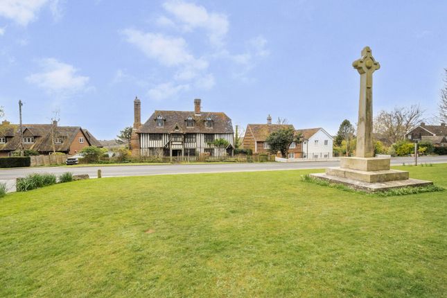 3-bed house on 2 Old Work House High Street, Tonbridge, £490,000