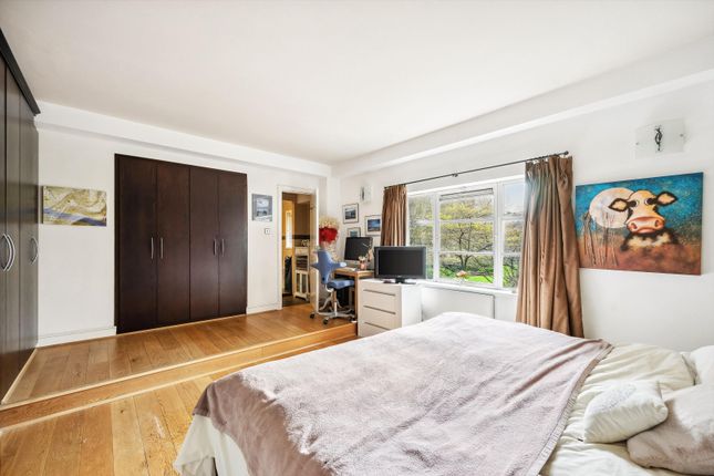 Flat for sale in Quayside House, Westferry Road, London