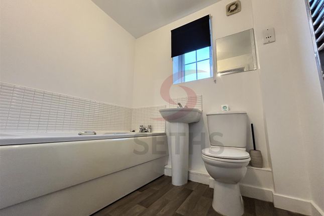 16, Stackyard Close, Leicester photo 5
