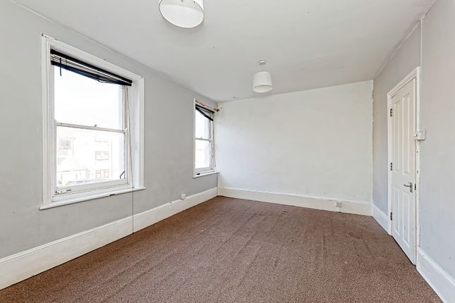 Flat 2, 38, Addington Street, Kent photo 3