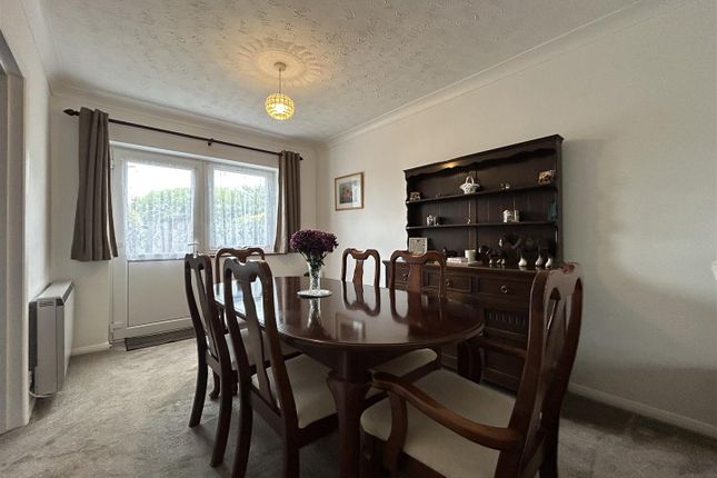 54, Salway Drive, Bridport photo 4