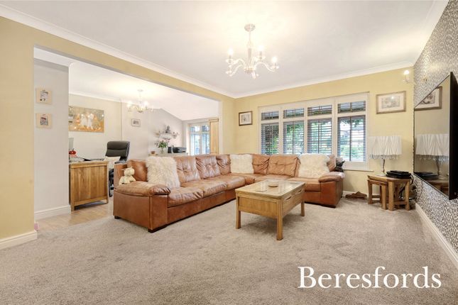 117, Kennel Lane, Essex photo 3