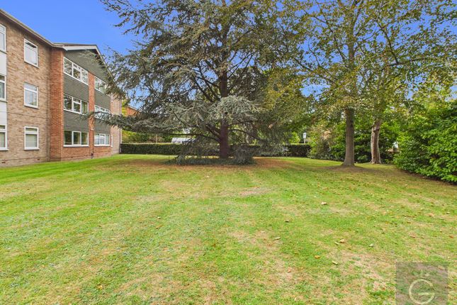 39 Caroline Court, Bath Road, Reading photo 2