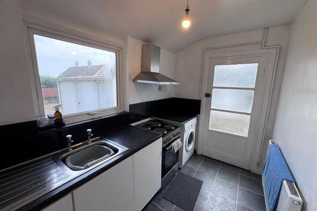 00, Vicarage Lane, Holyhead photo 2