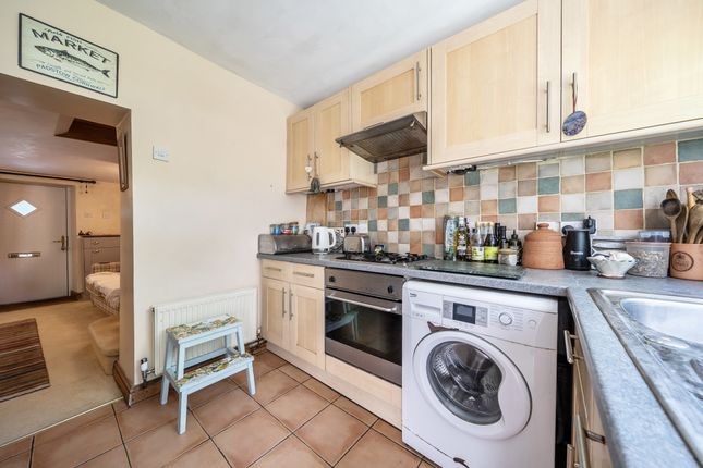 6, Church Street, Purton photo 4