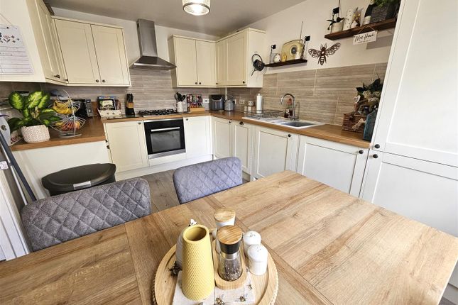 12, Tiddy Close, Tavistock photo 3
