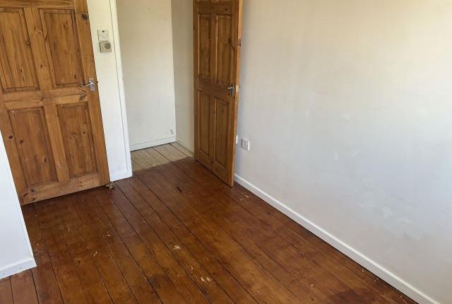 38, Kestrel Way, Bicester photo 5