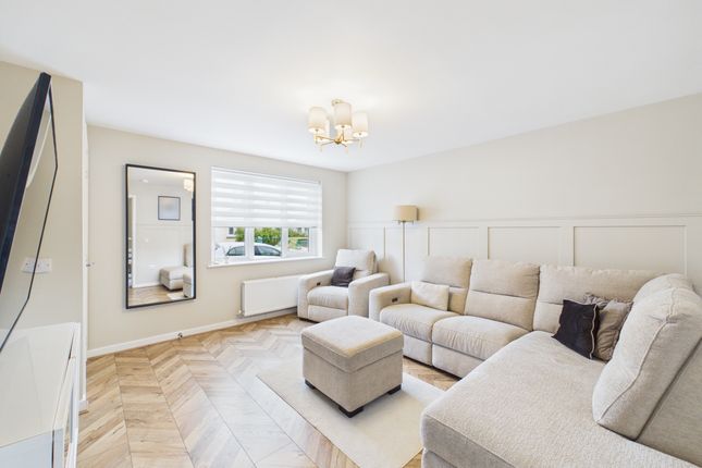 5, Harfield Drive, Glasgow photo 3