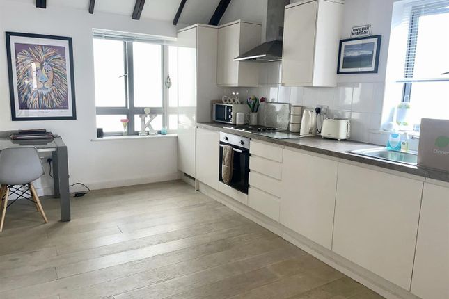 8, Maidenhead Yard, Hertford photo 5