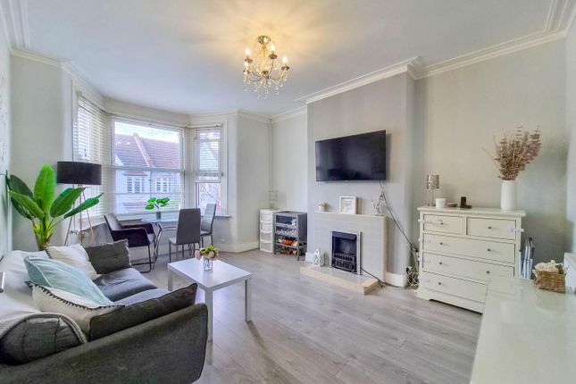 4A, Fleetwood Avenue, Westcliff-On-Sea photo 2