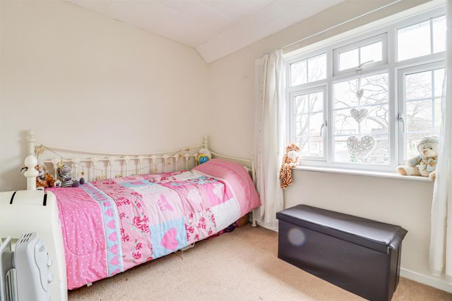 Terraced house for sale in Broomfield Avenue, Leigh-On-Sea
