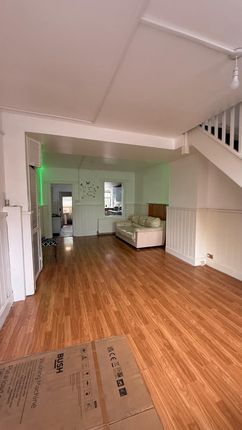 28 Church Street, Grays photo 2