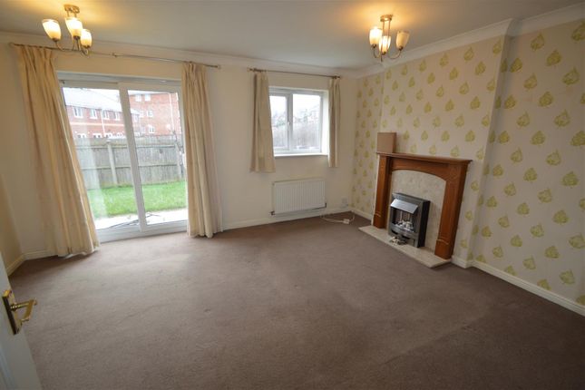 63, Drake Avenue, Manchester photo 2
