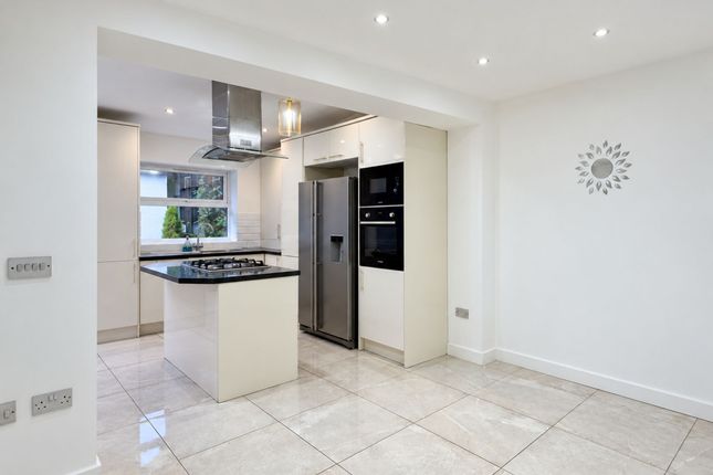 93 Banstock Road, Edgware photo 2